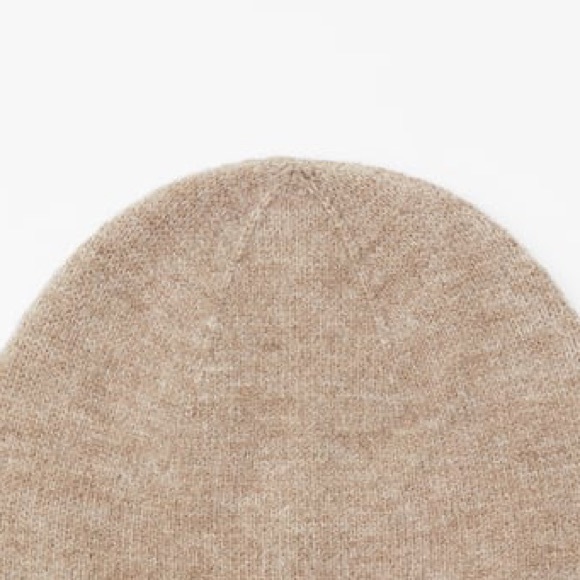 NWT. Zara Beige Wool Blend Fine Knit Beanie. Ref. 3739/215. - Picture 6 of 11
